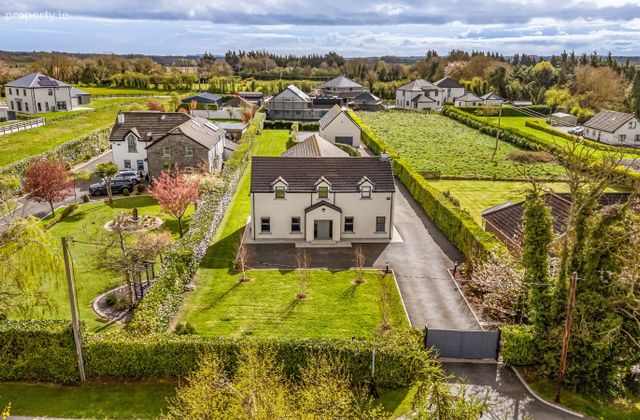 Hickey's Lane, Baltrasna, Ashbourne, Co. Meath - Click to view photos