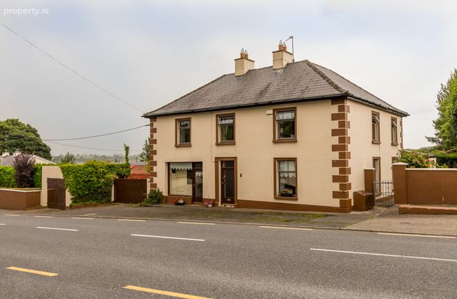 Castle House, Castleplunkett, Tulsk, Castlerea, Co Roscommon, Castleplunkett, Co. Roscommon - Click to view photos