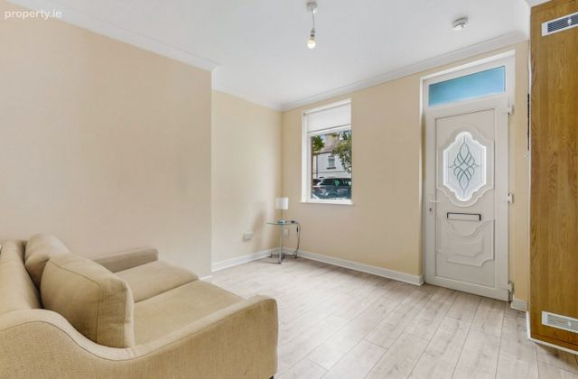 5 Saint Joseph's Square, Clontarf, Dublin 3 - Click to view photos