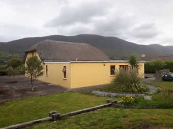 The Thatch Cottage, Strandsend, Cahersiveen, Co. Kerry - Image 3