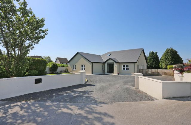 Shanballa, Annacotty, Castletroy, Limerick, Co. Limerick, Castletroy, Co. Limerick - Click to view photos