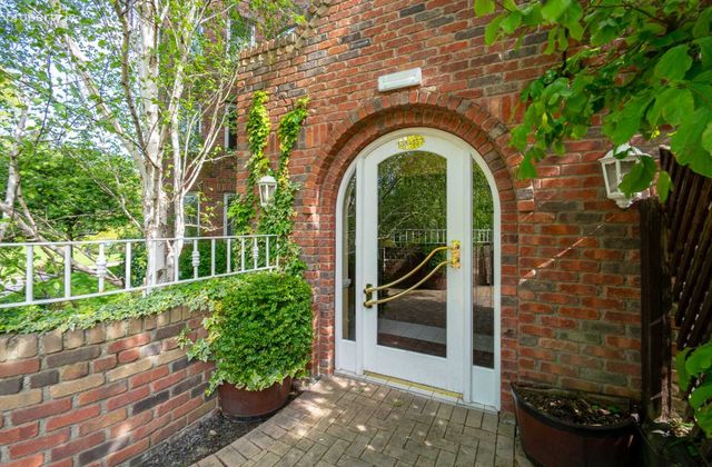 138 The Sweepstakes, Ballsbridge, Dublin 4, Ballsbridge, Dublin 4 - Click to view photos