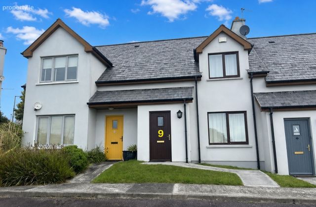 9 Ardmanagh Beg, Schull, Co. Cork - Click to view photos