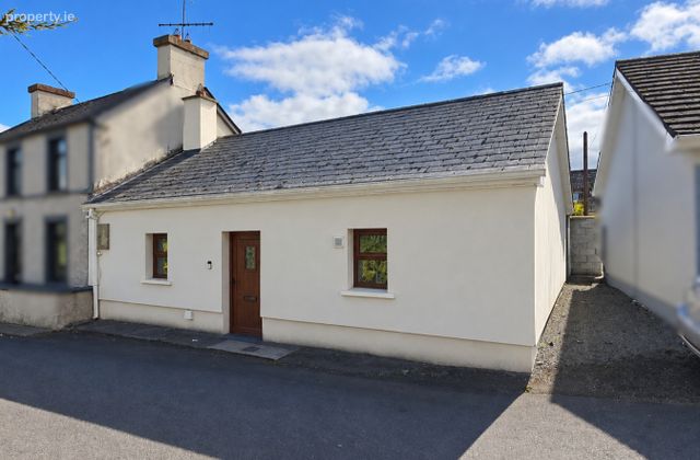 Courtneys Cottage, Bluepool Upper, Kanturk, Co. Cork, Kanturk, Co. Cork - Click to view photos