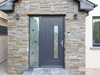 12 College Lawn, College Manor, Cobh, Co. Cork - Image 2
