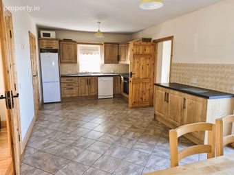 70 Lavey Manor, Charlestown, Co. Mayo - Image 5