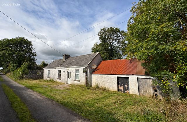 Rose Cottage, Ballyglass, Four Mile House, Co. Roscommon - Click to view photos