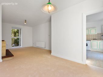 8 Woodlawn House, Woodlawn Park, Dun Laoghaire, Co Dublin, Dun Laoghaire, Co. Dublin - Image 5