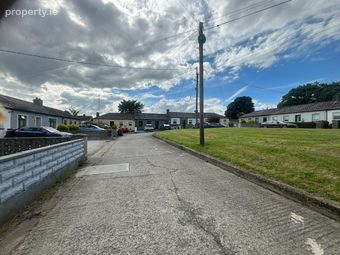 8 Laburnum Square, Drogheda, Drogheda, Co. Louth - Image 4