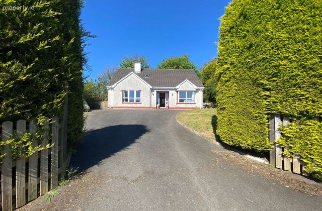 Seanie's House, Knocknamona, Letterkenny, Co. Donegal - Click to view photos