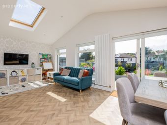 81 Mount Eagle Drive, Leopardstown, Dublin 18 - Image 3