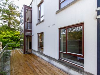 Apartment 7, Newpark, Newtownpark Avenue, Foxrock, Dublin 18 - Image 4