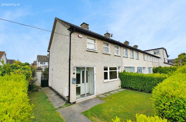 133 Ashlawn Park, Ballybrack, Co. Dublin - Click to view photos