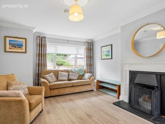 7 Glencairn Heath, The Gallops, Leopardstown, Dublin 18 - Image 2