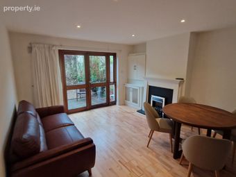 35 Laurel Bank, Lanesville, Monkstown, Co. Dublin - Image 2