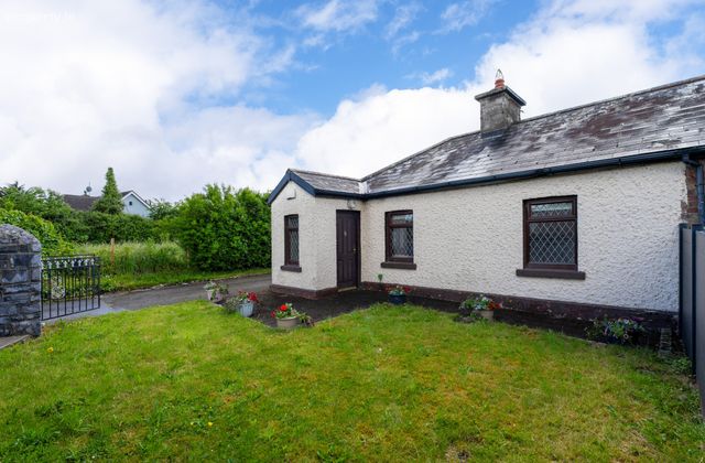 Hazelhatch, Celbridge, Co. Kidare, Newcastle, Co. Dublin - Click to view photos