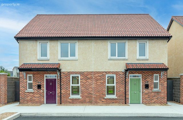 3 Bed Semi-detached, Oldcastle, Co. Meath - Click to view photos