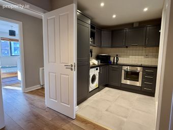 Apartment 9, Hyde Square, Kilmainham, Dublin 8 - Image 2
