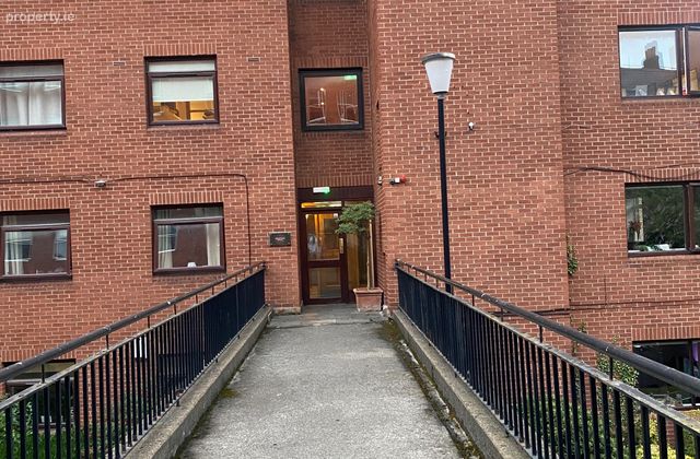 Apartment 13, Grattan Hall, Mount Street Lower, Du, Grand Canal Dock, Dublin 2 - Click to view photos