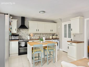 4 Radharc An Chaisl&aacute;in, Old Caragh Road, Naas, Co. Kildare - Image 4