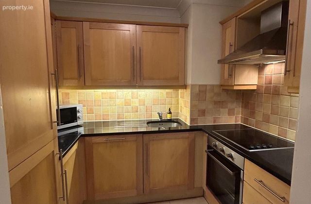 Glaslynn, Howth Road, Clontarf, Dublin 3 - Click to view photos