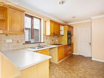 19 Woodville Grove, Lucan, Co. Dublin, Lucan, Co. Dublin - Image 4