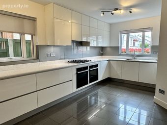 76 Grianan Fidh, Aiken\'s Village, Sandyford, Dublin 18 - Image 5