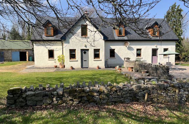 Gortnascreena, Whitegate, Co. Clare - Click to view photos