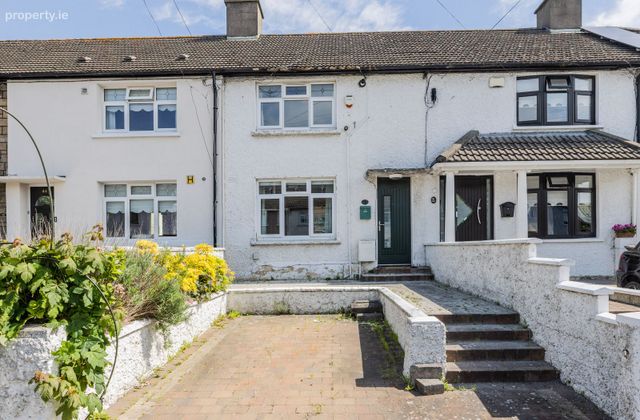 42 Ballygall Crescent, Dublin 11, Finglas, Dublin 11 - Click to view photos