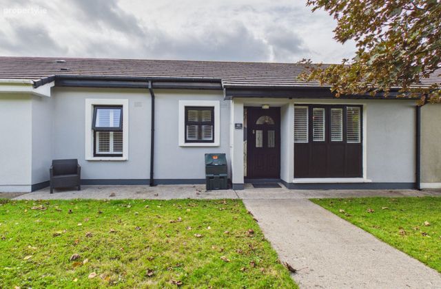 46 Pebble Drive, Pebble Beach, Tramore, Co. Waterford - Click to view photos