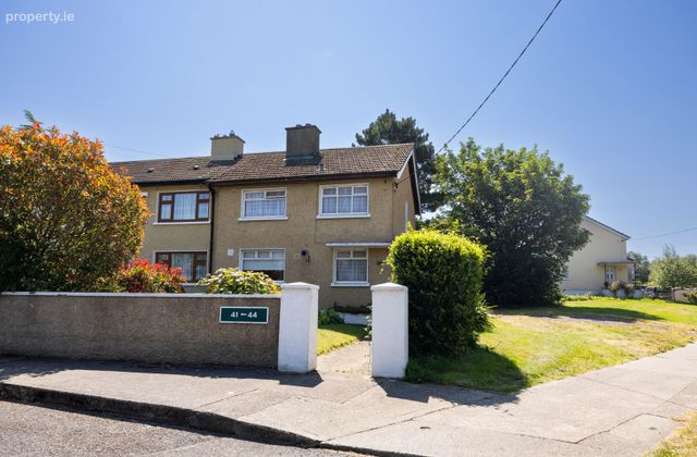 44 Boot Road, Clondalkin, Dublin 22 - Click to view photos