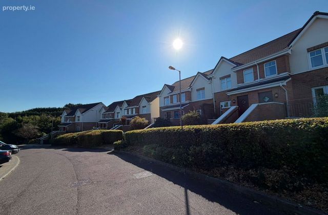 19 The Crescent, Harbour Heights, Passage West, Co. Cork - Click to view photos