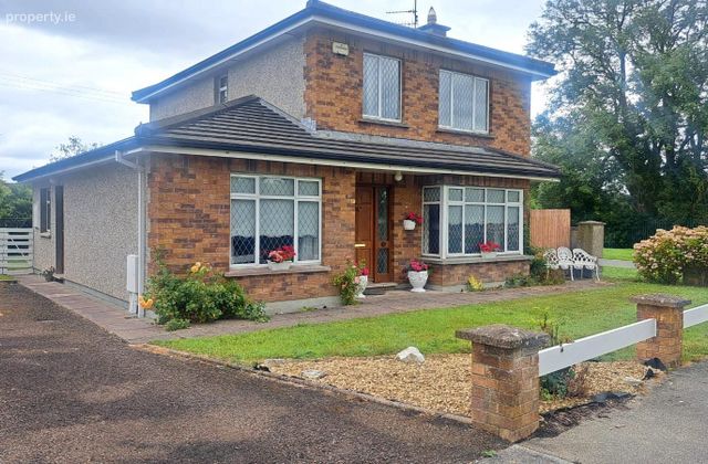 10 Mulberry Crest, Church Road, Mitchelstown, Co. Cork - Click to view photos