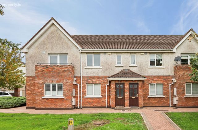 2 The Courtyard, Dunshaughlin, Dunshaughlin, Co. Meath - Click to view photos