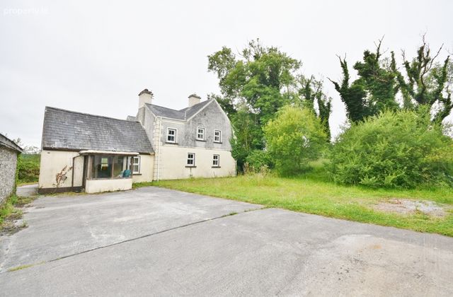 Curra More, Loughill West, Loughill, Co Limerick, Loughill, Co. Limerick - Click to view photos