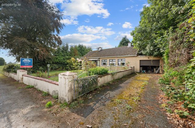 Carrigaunroe, Shanballymore, Co.. Cork., Shanballymore, Co. Cork - Click to view photos
