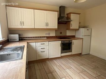 32 Butler Court, Mitchel Street, Thurles, Co. Tipperary - Image 4