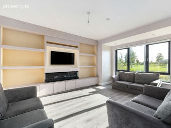 47 Hollywoodrath Crescent, Hollystown, Dublin 15 - Image 2