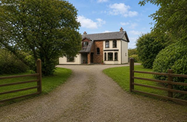 Ballyconnell, Falcarragh, Falcarragh, Co. Donegal - Click to view photos