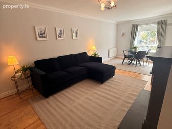 Apartment, The Berkeley Block, Pembroke Square, Grand Canal Dock, Dublin 4 - Image 5