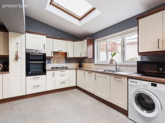 15 Croftwood Drive, Cherry Orchard, Dublin 10, Cherry Orchard, Dublin 22 - Image 2