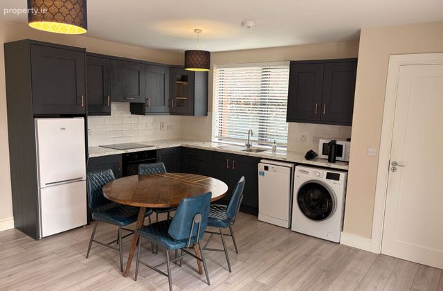 Barnakyle, Patrickswell, Co. Limerick - Click to view photos