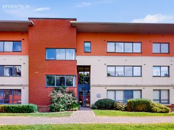 Apartment 121, East Courtyard, Tullyvale, Dublin 18 - Image 3