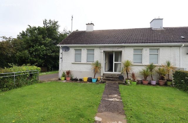 Moate, Oldcastle, Co. Meath - Click to view photos