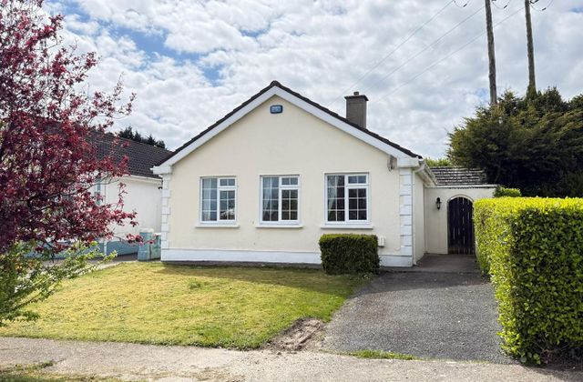 19 Carricklawn, Wexford Town, Co. Wexford - Click to view photos