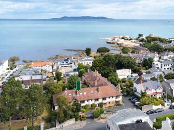2 Ballygihen, Sandycove Road, Sandycove, Co. Dublin