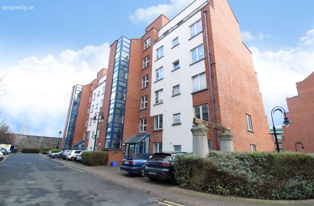 Apartment, Hook Head, Custom House Harbour, IFSC, Dublin 1 - Click to view photos