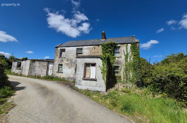 Fieldstown Road, Monasterboice, Monasterboice, Co. Louth - Click to view photos