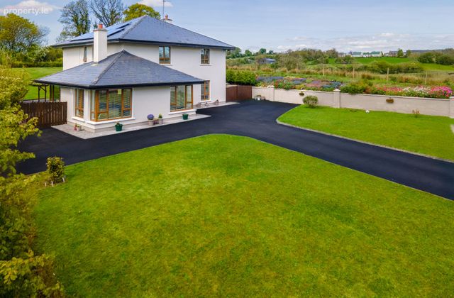 Ballyneggin, Castlebar, Castlebar, Co. Mayo - Click to view photos