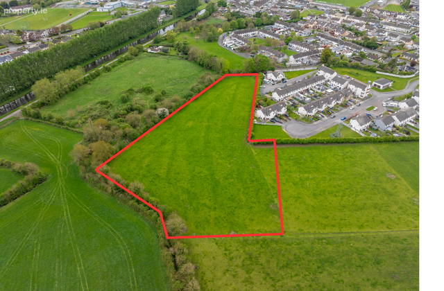 Puttaghaun, Tullamore, Co. Offaly - Click to view photos
